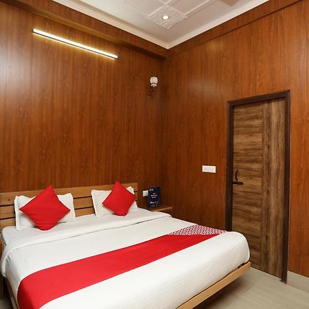Hotel Saptrishi Рішикеш Екстер'єр фото