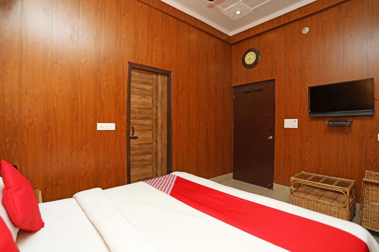 Hotel Saptrishi Рішикеш Екстер'єр фото